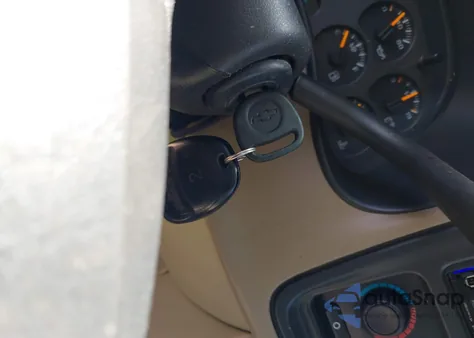 2003 Chevrolet Tahoe Lt z USA, uszkodzony, nr VIN 1GNEC13Z83R289522